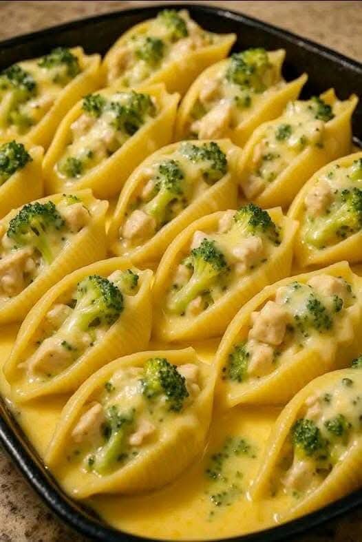 Cheesy Chicken & Broccoli Stuffed Shells – The Ultimate Comfort Food Bake
