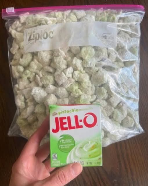Delicious Pistachio Puppy Chow Recipe