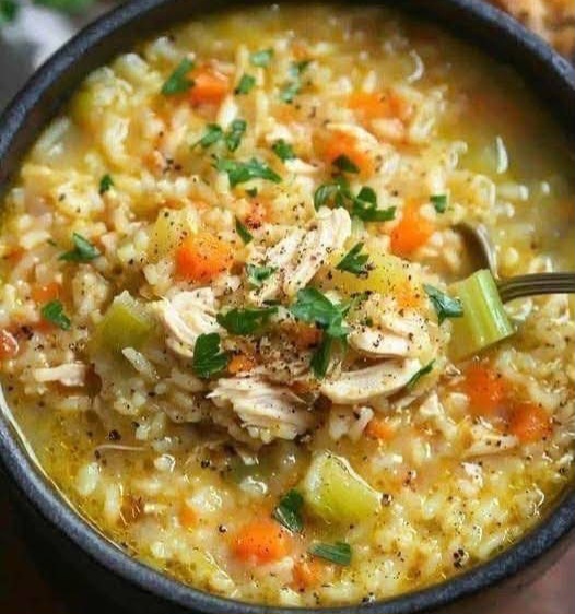Creamy Chicken & Rice Soup — Cozy, Rich & Comforting
