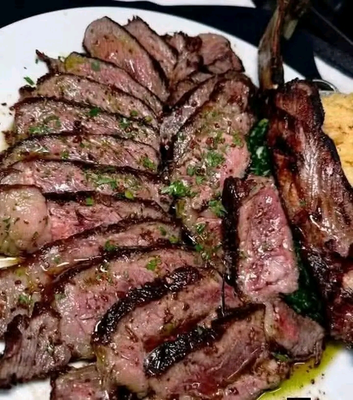 Perfectly Seared Garlic Butter Steak