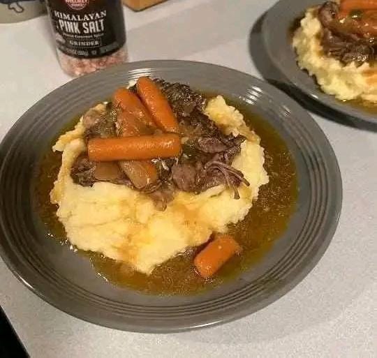 Pot Roast with Mashed Potatoes Recipe 